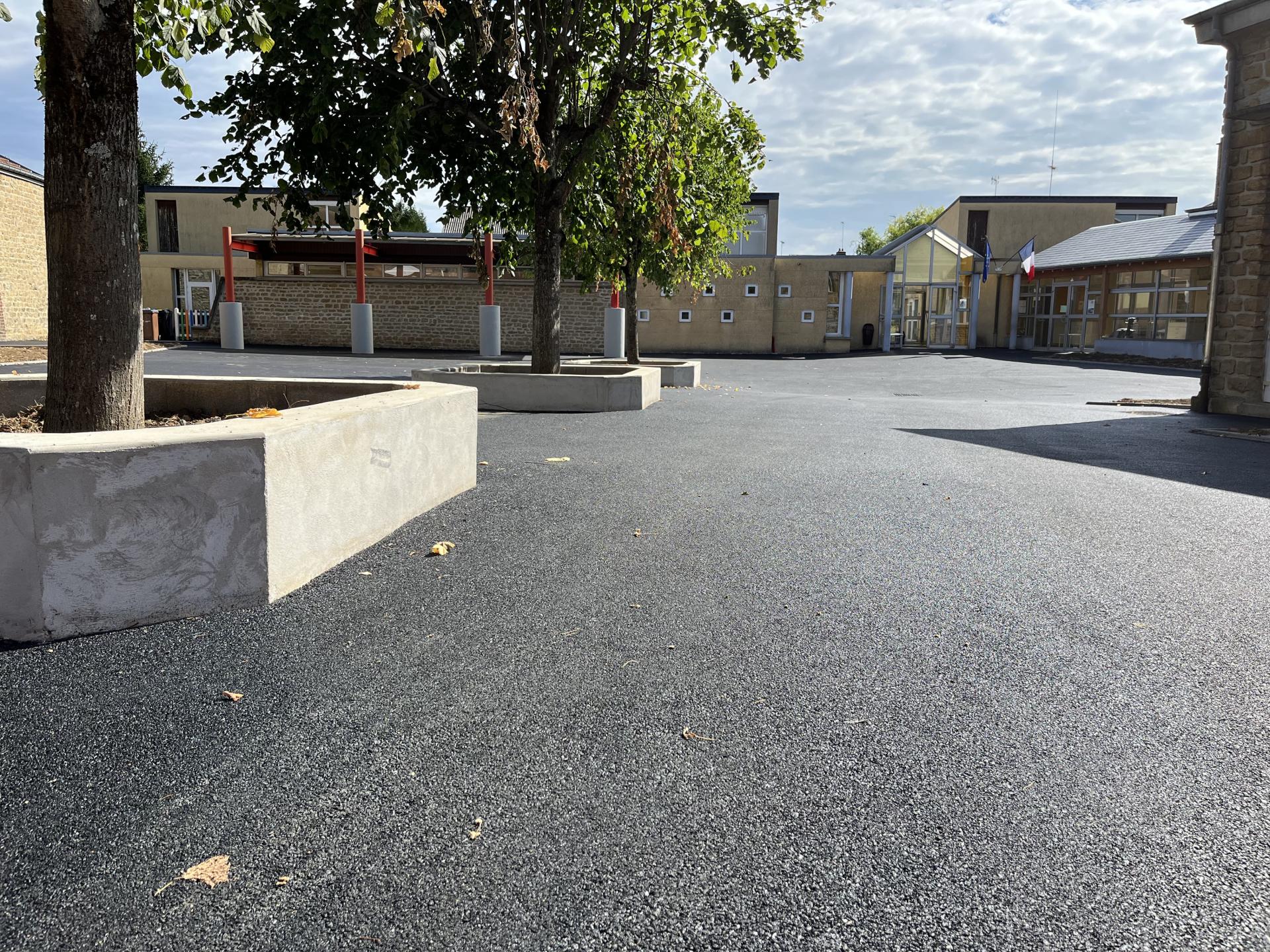 Cour ecole maternelle 1