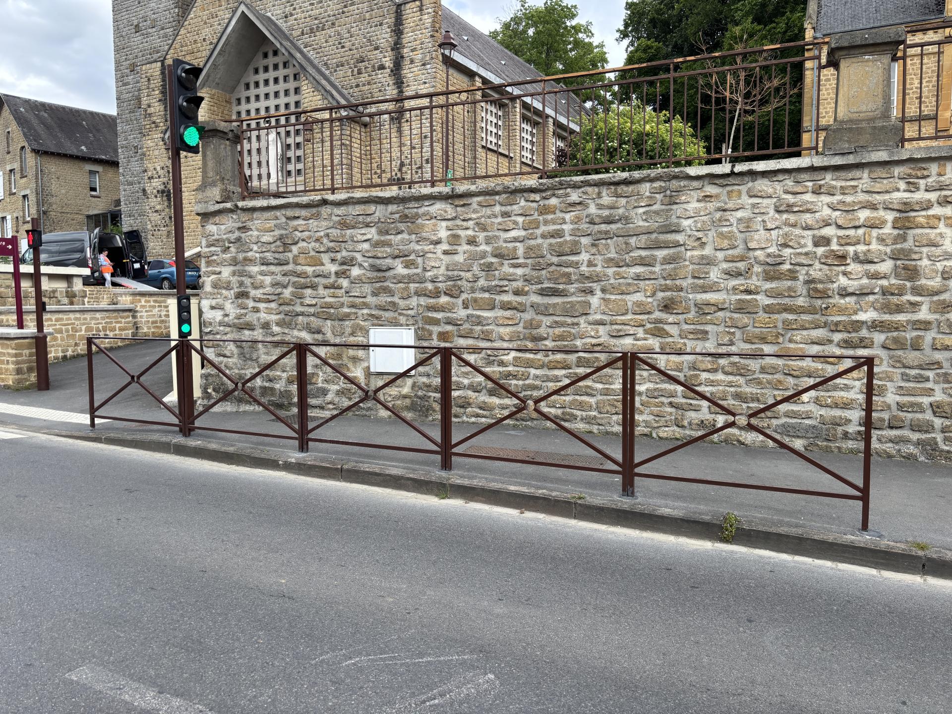 Grilles securite ecole zola