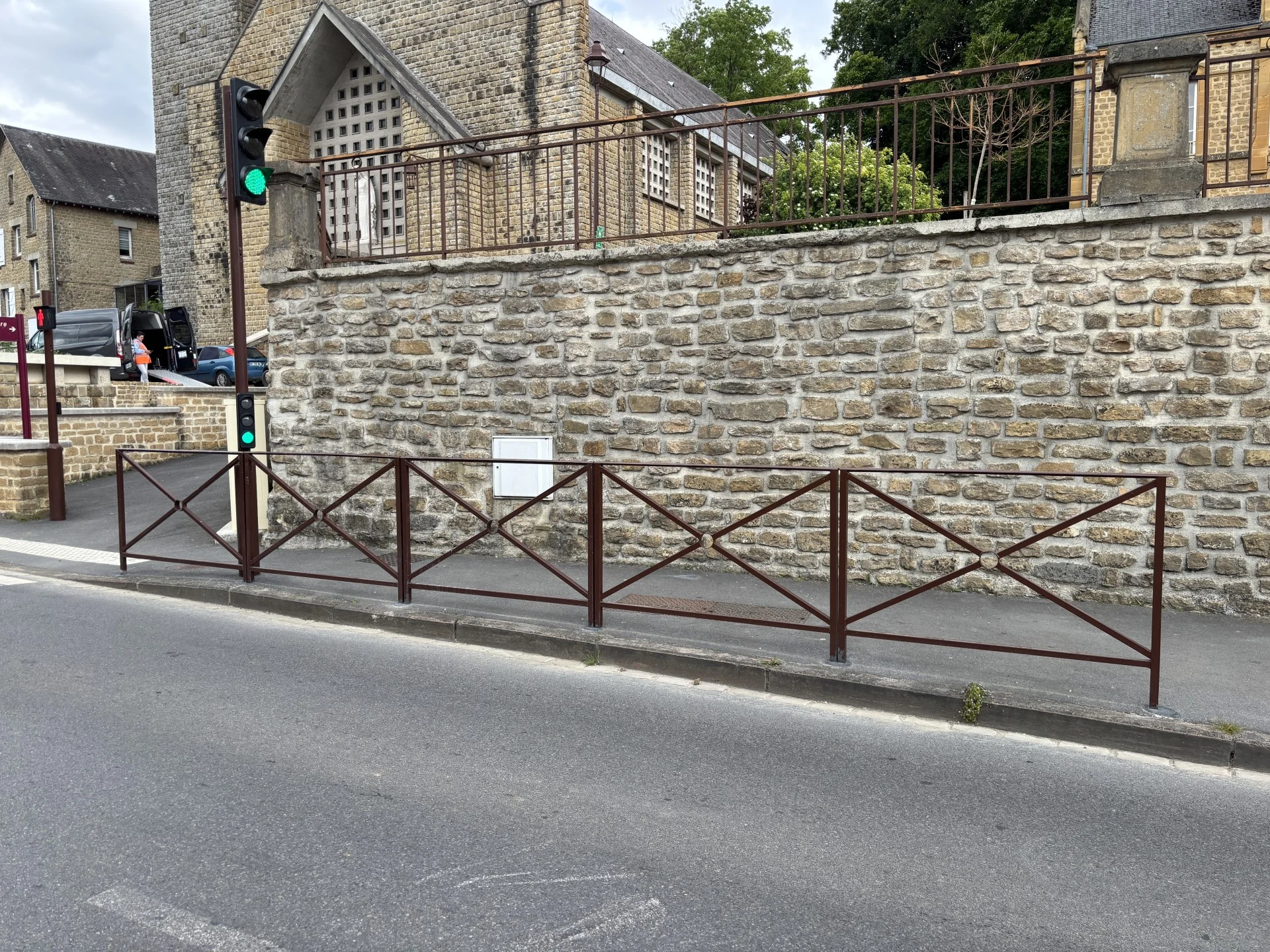 Grilles securite ecole zola